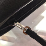 CLUTCH 26 IN BLACK GRAINED CALFSKIN TRIANGLE LOGO - 图片 3
