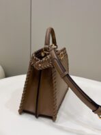 PEEKABOO ISEEU 27 IN BROWN SMOOTH CALFSKIN WITH WOVEN TRIM GOLD HARDWARE - 图片 4