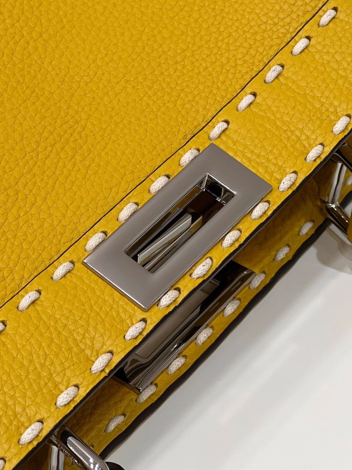 PEEKABOO ISEEU 33 IN YELLOW GRAINED CALFSKIN SILVER HARDWARE - 图片 4