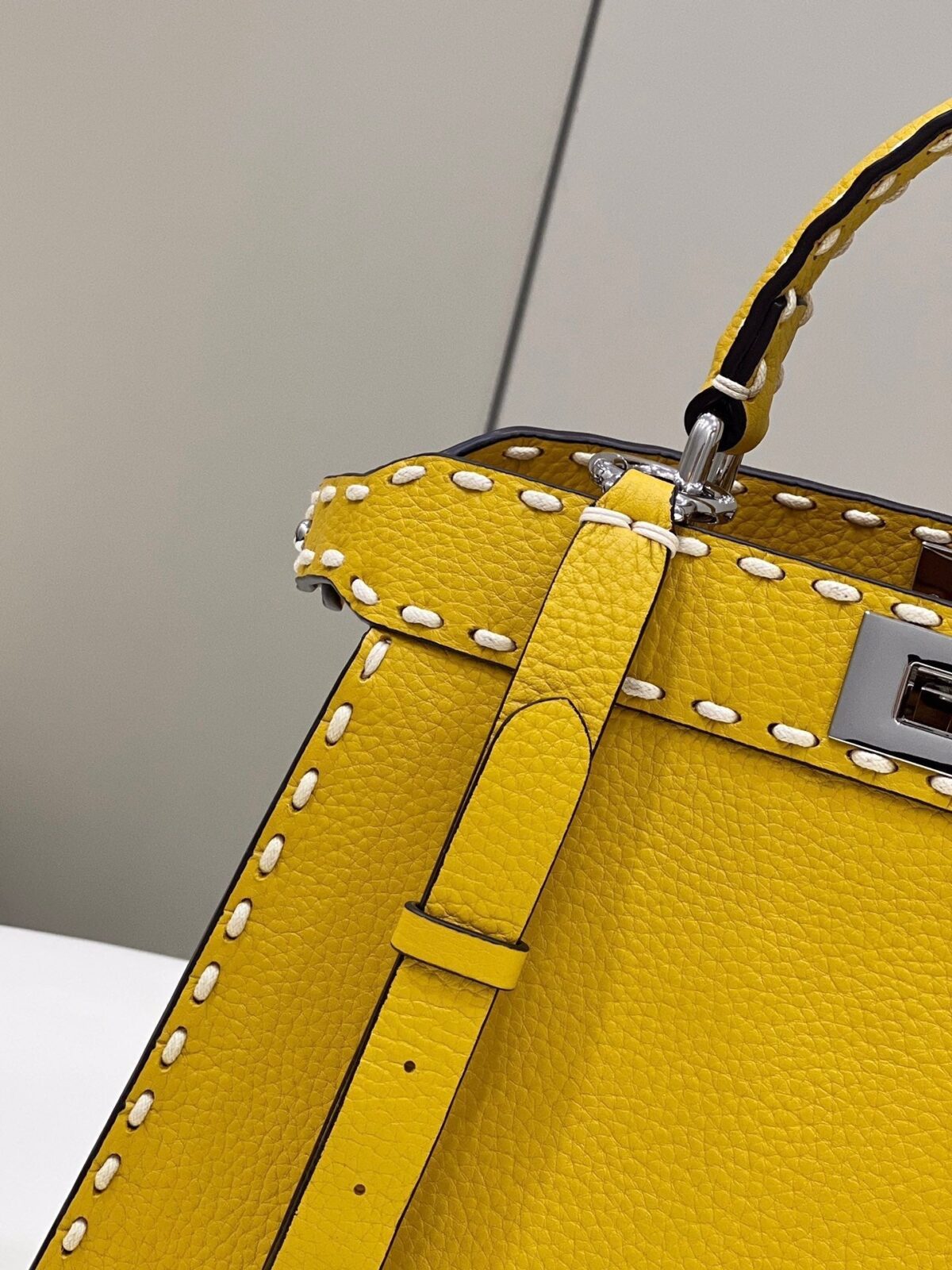 PEEKABOO ISEEU 33 IN YELLOW GRAINED CALFSKIN SILVER HARDWARE - 图片 8