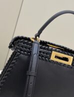PEEKABOO ISEEU 27 IN BLACK SMOOTH CALFSKIN WITH WOVEN TRIM GOLD HARDWARE - 图片 6