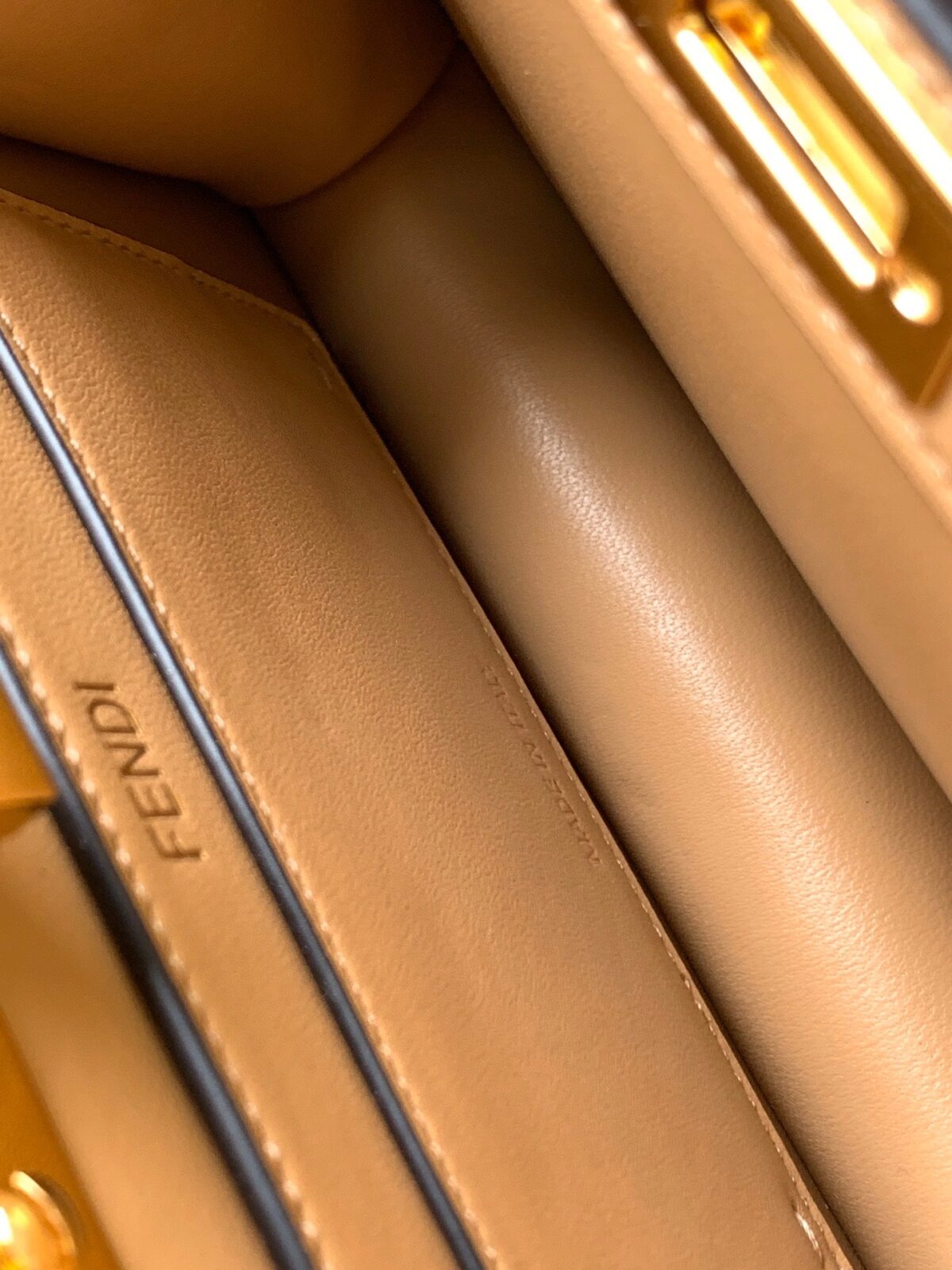 Peekaboo ISeeU Petite 20 Bag Light Brown Lambskin Ghw - 图片 4