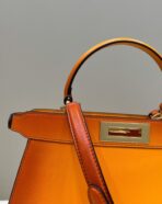 PEEKABOO ISEEU 33 IN ORANGE OMBRE SMOOTH CALFSKIN GOLD HARDWARE - 图片 3