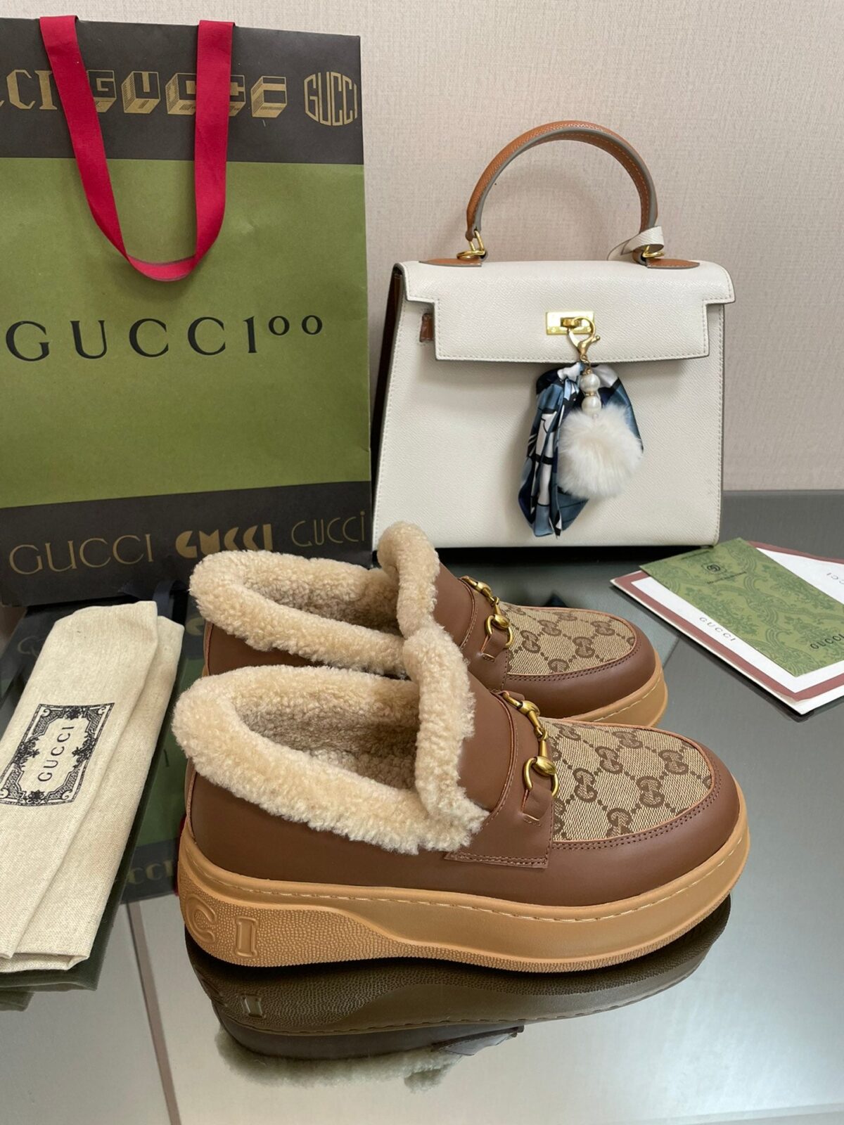 GG LOAFER IN PEANUT BROWN JACQUARD AND CHOCOLATE BROWN CALFSKIN WITH BEIGE WOOL LINING - 图片 2