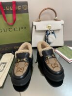 GG LOAFER IN PEANUT BROWN JACQUARD AND BLACK CALFSKIN WITH BEIGE WOOL LINING - 图片 4