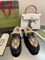 GG LOAFER IN CAMEL BROWN JACQUARD AND BLACK CALFSKIN WITH BEIGE WOOL LINING - 图片 2