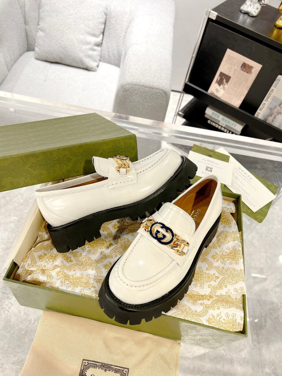 GG LOAFER WITH GG CHAINS WHITE CALFSKIN - 图片 3