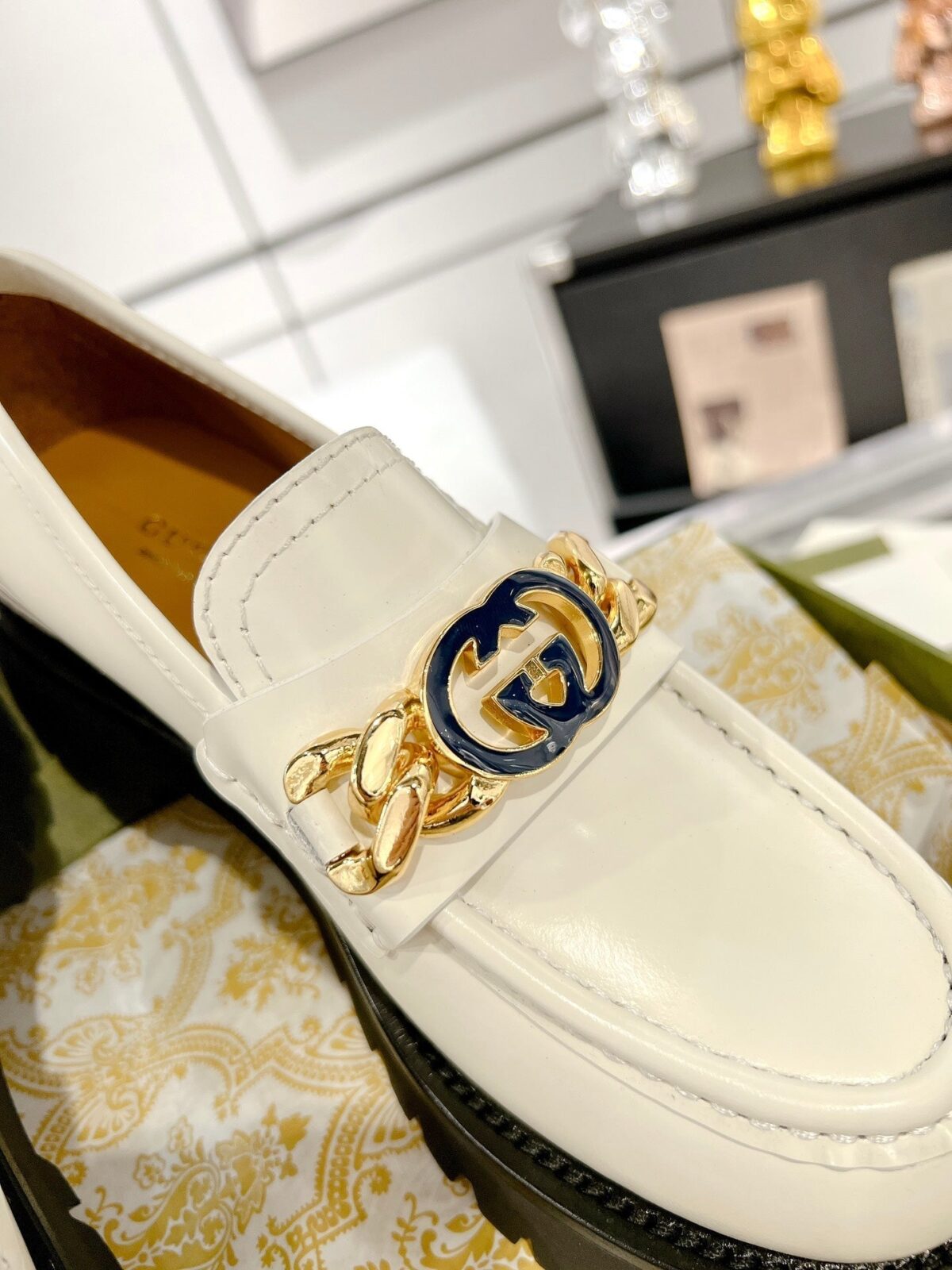 GG LOAFER WITH GG CHAINS WHITE CALFSKIN - 图片 7