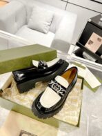GG LOAFER WITH GG CHAINS GLOSSY BLACK AND WHITE CALFSKIN - 图片 3