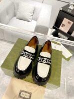GG LOAFER WITH GG CHAINS GLOSSY BLACK AND WHITE CALFSKIN - 图片 2