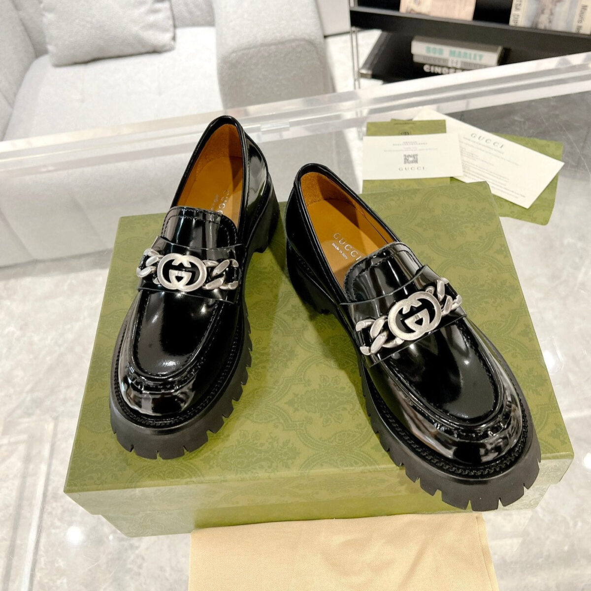 GG LOAFER WITH GG CHAINS GLOSSY BLACK CALFSKIN - 图片 1