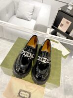 GG LOAFER WITH GG CHAINS GLOSSY BLACK CALFSKIN - 图片 2