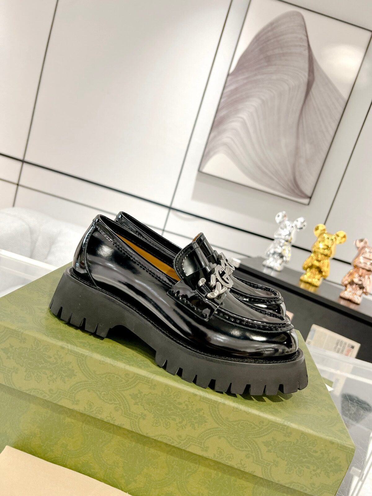 GG LOAFER WITH GG CHAINS GLOSSY BLACK CALFSKIN - 图片 5