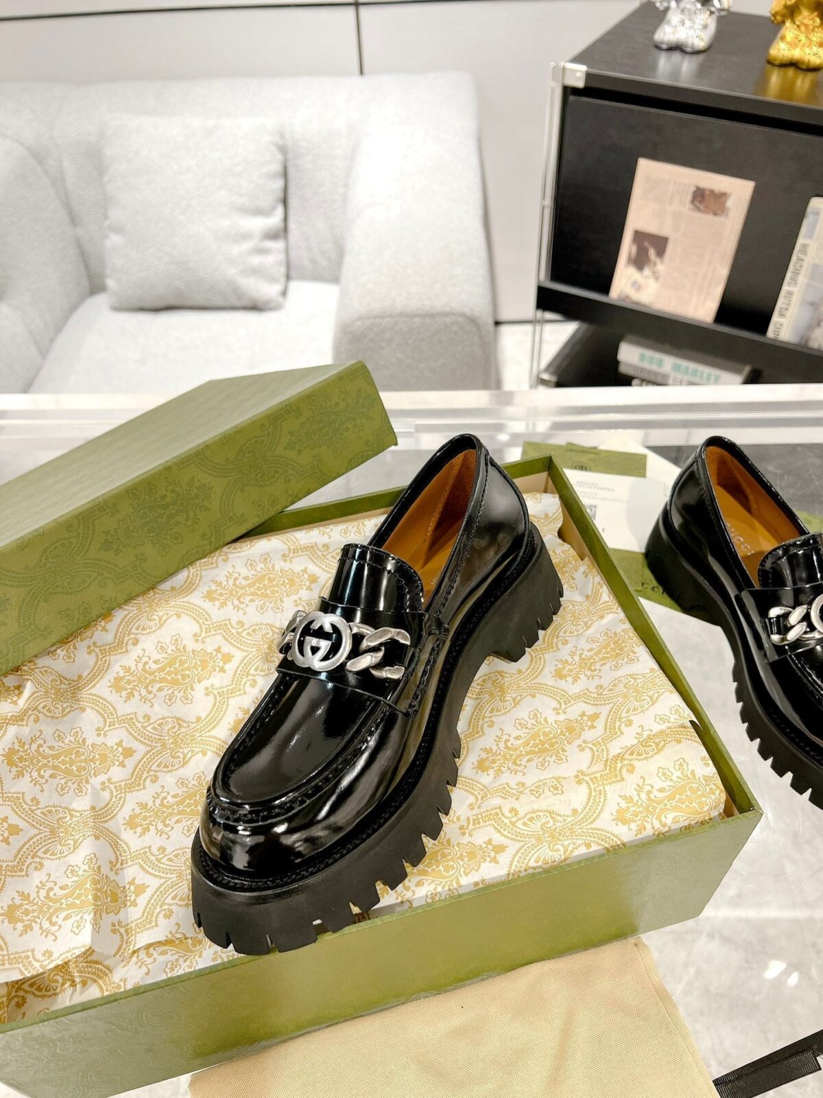 GG LOAFER WITH GG CHAINS GLOSSY BLACK CALFSKIN - 图片 4