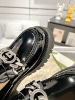 GG LOAFER WITH GG CHAINS GLOSSY BLACK CALFSKIN - 图片 8