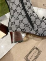 GG KNEE BOOTS IN LIGHT GRAY MONOGRAM CANVAS AND BLACK GLOSSY SHEEPSKIN - 图片 2