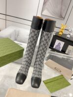 GG KNEE BOOTS IN LIGHT GRAY MONOGRAM CANVAS AND BLACK GLOSSY SHEEPSKIN - 图片 8