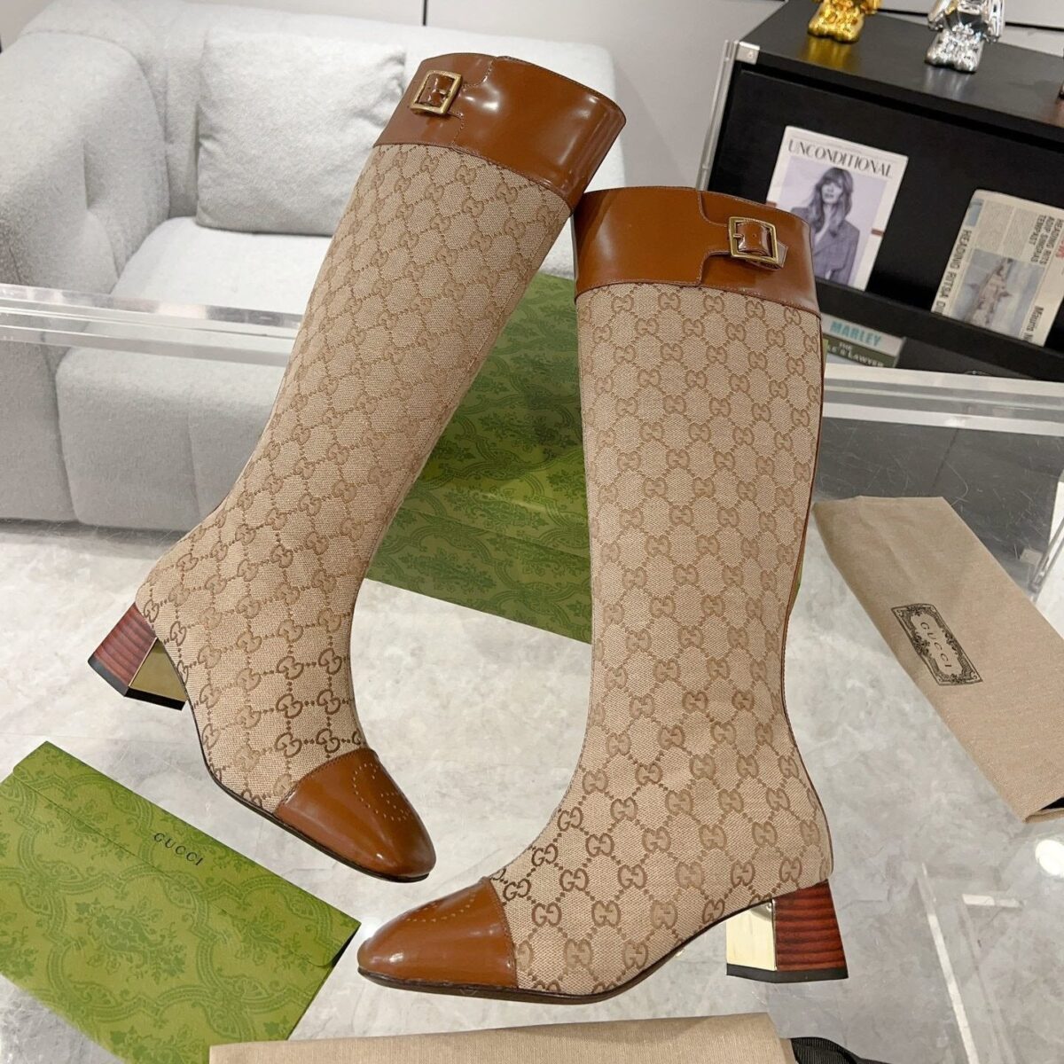 GG KNEE BOOTS IN BRONZE BROWN MONOGRAM CANVAS AND GLOSSY SHEEPSKIN - 图片 1