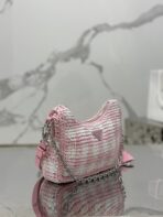 CROCHET HOBO BAG 22 IN PINK MIX WHITE RAFFIA SILVER HARDWARE - 图片 9