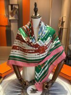 COACHING DEJA-VU SHAWL 135 CM IN COLORFUL CASHMERE AND SILK 379745 - 图片 3