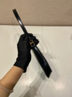 CLEO SHOULDER BAG 22 IN BLACK BRUSHED LAMBSKIN WITH CLASP CLOSURE - 图片 3