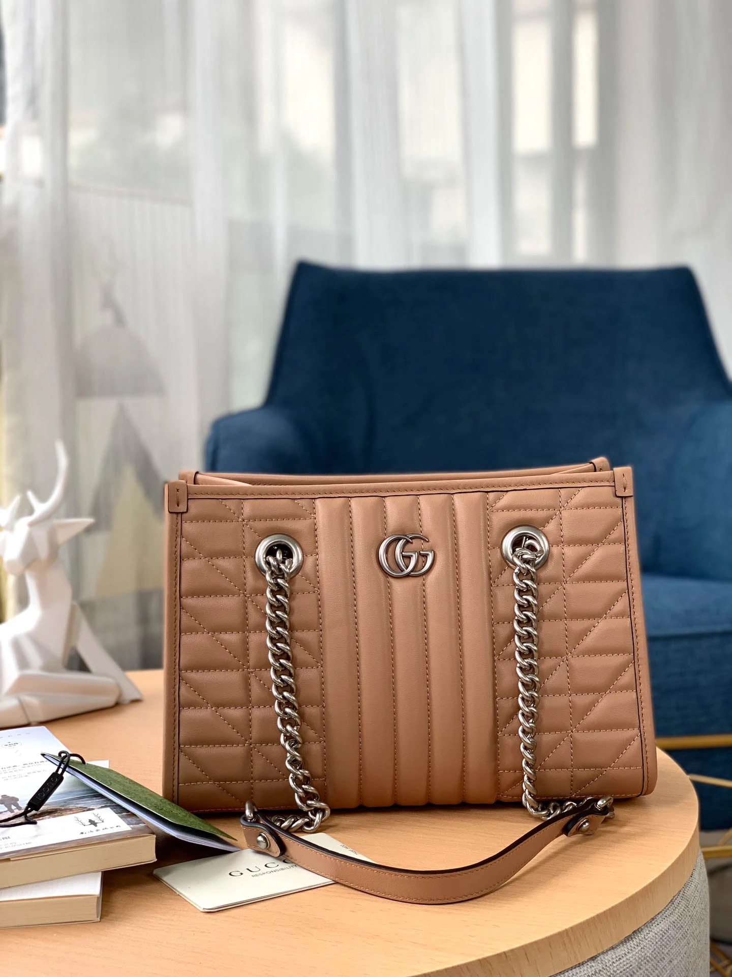 i025c18c8dcd40d443018bf28a9df462a.webp Marmont Collection Size:681483 Size:26.5X19X11cm - 图片 1
