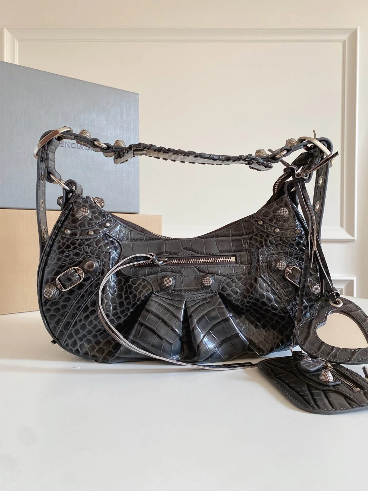 Balenciag Le Cagole Crossbody Bag Size: 33*16cm*8cm - 图片 1