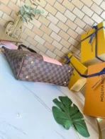 Louis Vuitton Size: 28X28X14cm Pocket 43cm - 图片 7