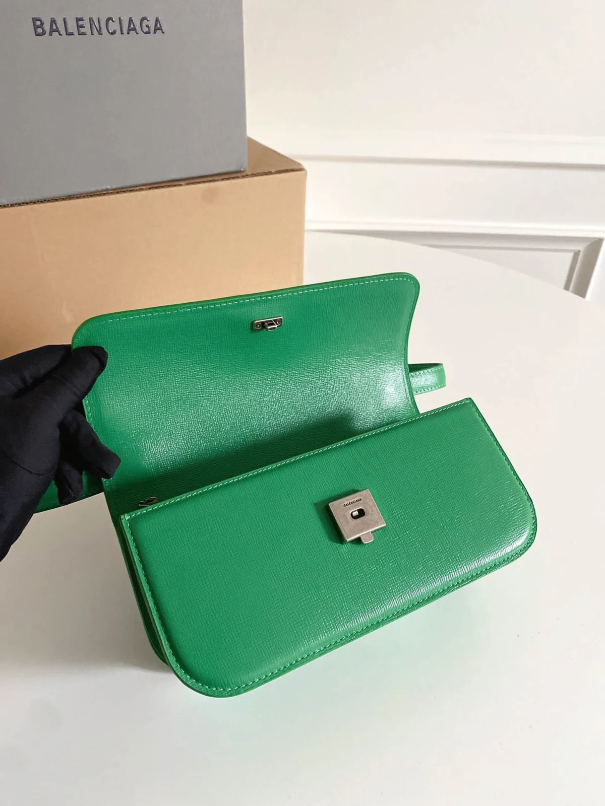 Crossbody Size: 23.5×12.4×10.4cm - 图片 4