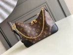 Louis Vuitton Size: 29 x 16 x 9.5 cm