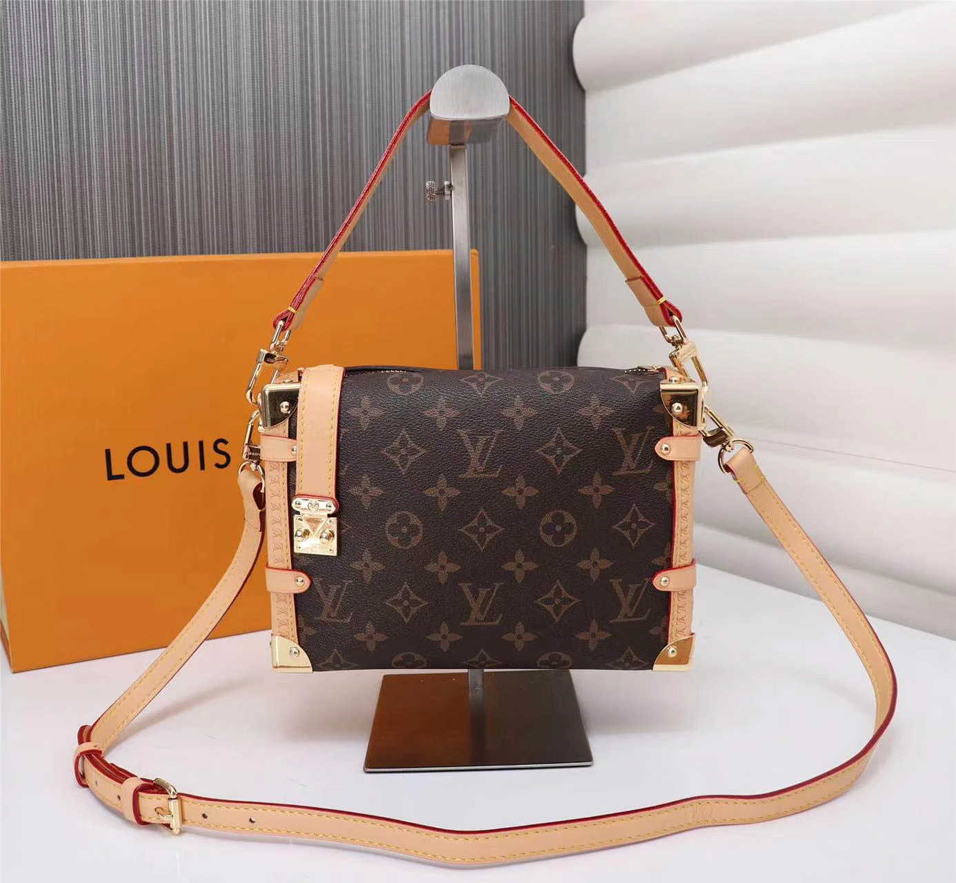 i4f82dd697ba67b748cead5b0a9f5f9a5.webp Louis Vuitton Model: 46358 Size: 23x16x6cm - 图片 1