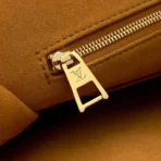 Louis Vuitton Size: 41 x 34 x 19 cm - 图片 5