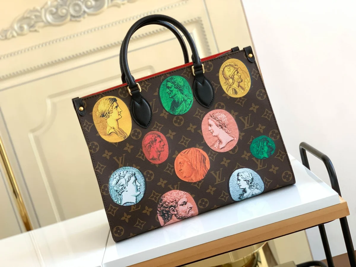 Louis Vuitton xFornasetti capsule collection Size: 35 x 27 x 14 cm - 图片 1