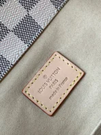 Louis Vuitton Size: 46 x 32 x 24 cm - 图片 3