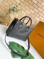 Louis Vuitton Size: 25 x 19 x 11.5 cm - 图片 9