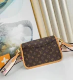 Louis Vuitton Retro Underarm Crossbody Bag - 图片 8