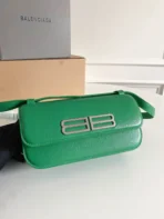 Crossbody Size: 23.5×12.4×10.4cm - 图片 6