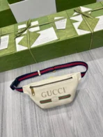 Model: 527792 Size: 22*13*6cm