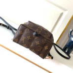 LV Model: M44873 Size 17*22*10cm - 图片 7