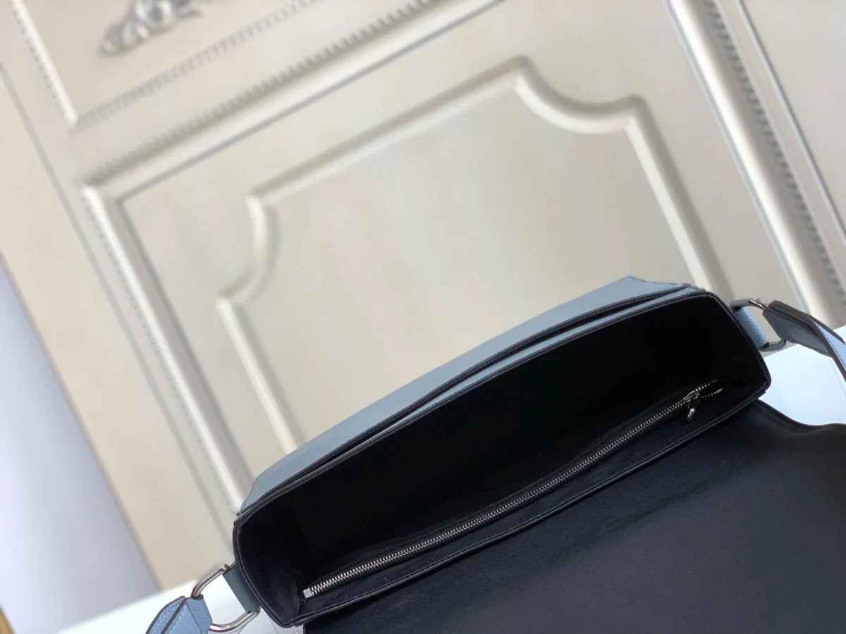 Louis Vuitton Size: 28.3 x 18.3 x 4.3 cm - 图片 3