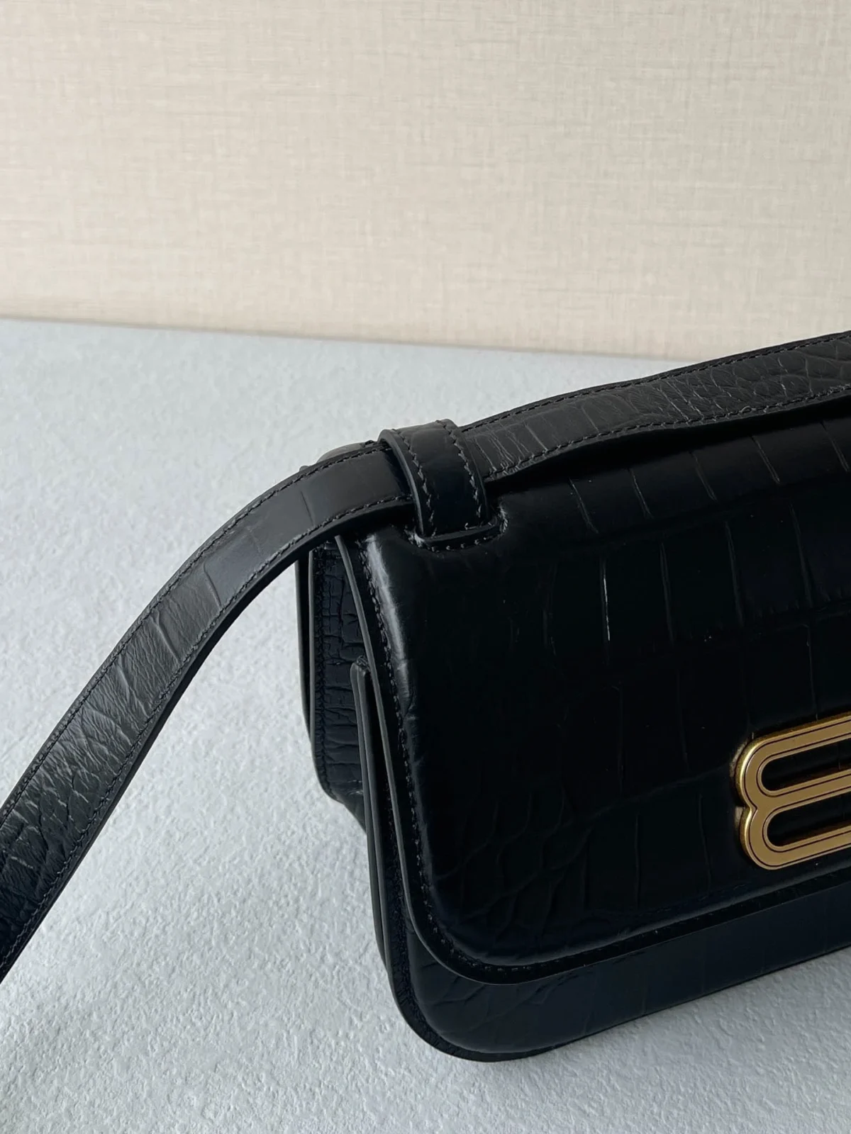 Gossip bag crossbody size: 23.5×12.4×10.4cm - 图片 8