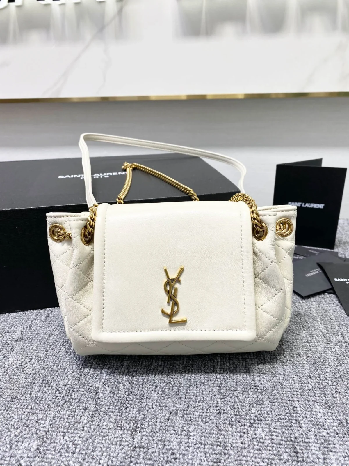Lambskin Size: 18x13x6cm Code: 672838 - 图片 1