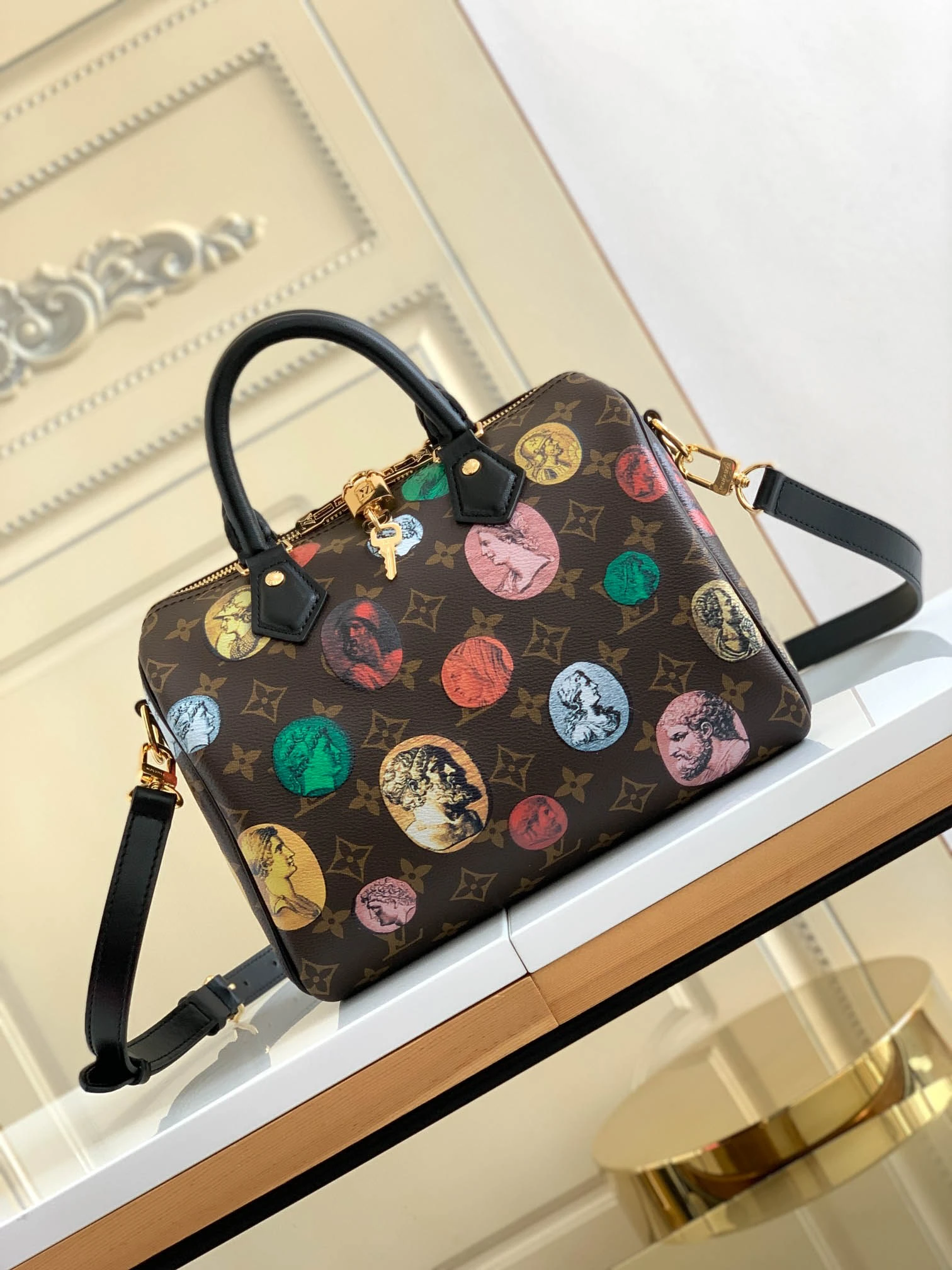 iec00388c2195620e0ce43367f47b4d67.webp Louis Vuitton Size: 25.0 x 19.0 x 15.0 cm - 图片 1