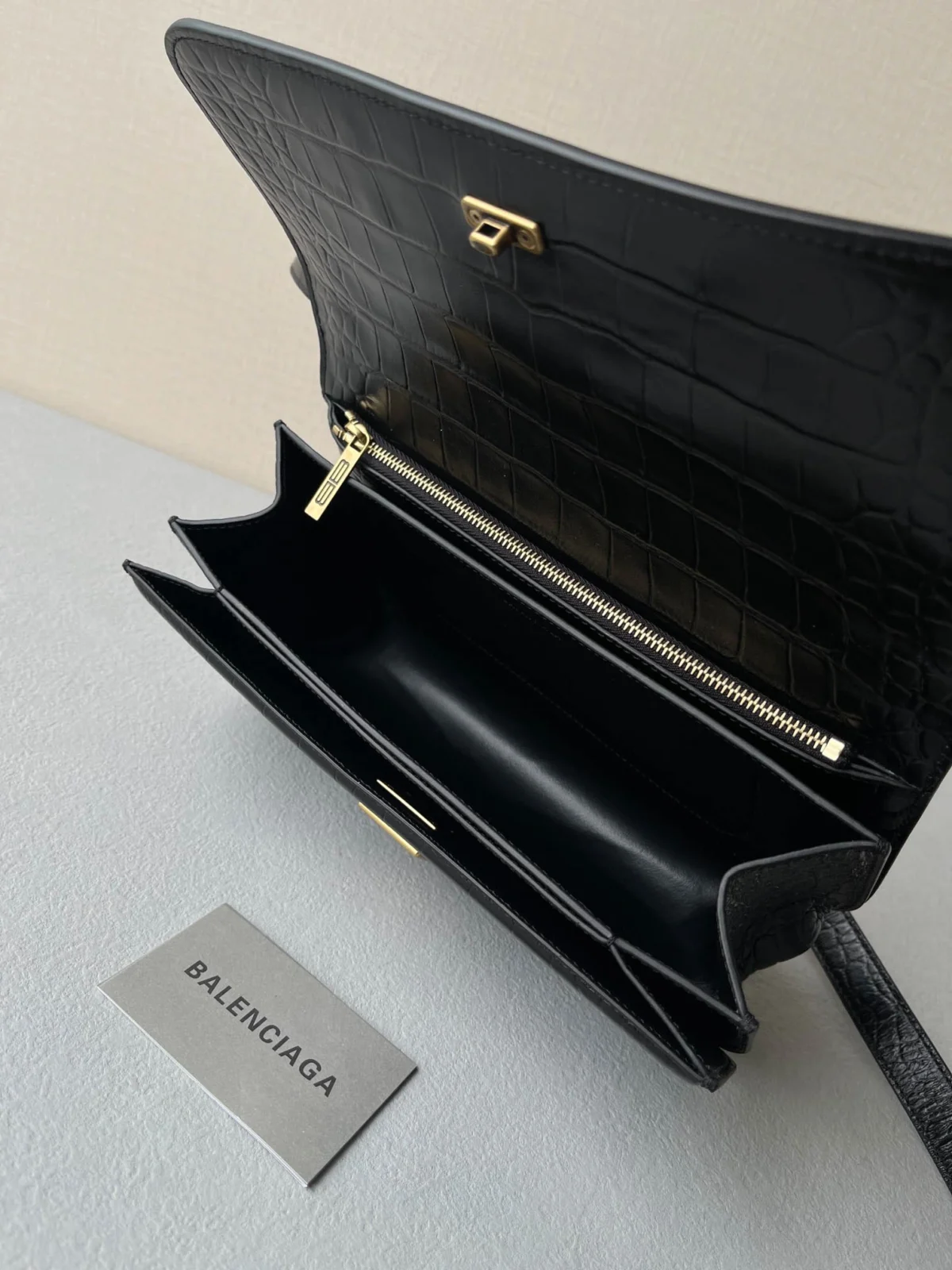 Gossip bag crossbody size: 23.5×12.4×10.4cm - 图片 2