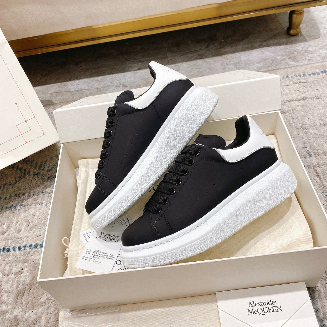 image_037574be-08d0-441c-aad5-efe6eb89ca25.jpg Sneakers & Shoes - 图片 1