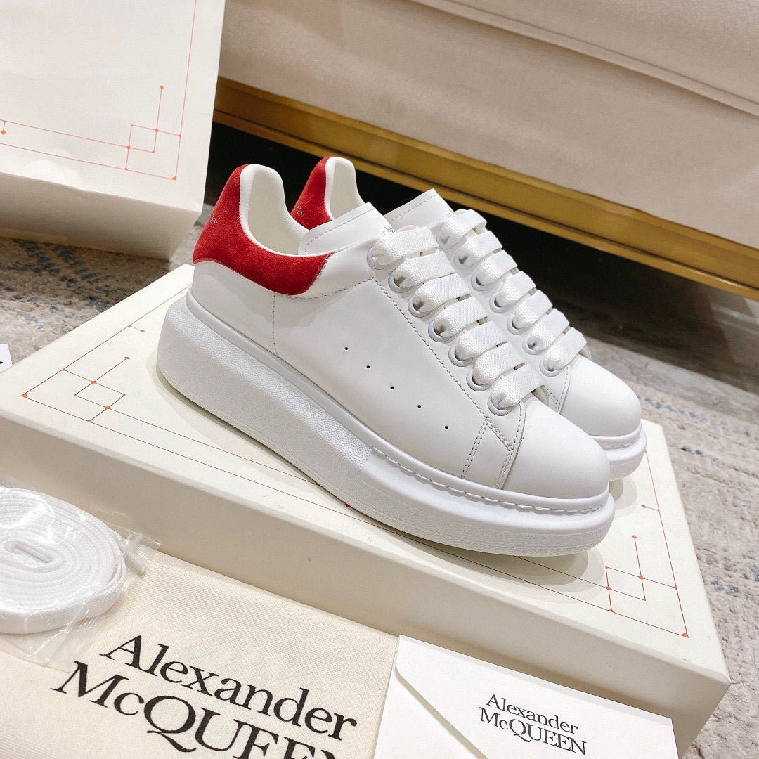 image_3412b3f5-a13b-475d-921f-c7f0030ced3c.jpg Sneakers & Shoes - 图片 1