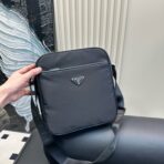 CINI CROSSBODY BAG 27 IN BLACK RE-NYLON WITH STRAP - 图片 6