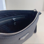 CLUTCH 29 IN NAVY BLUE GRAINED CALFSKIN TRIANGLE LOGO - 图片 6