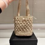CROCHET BUCKET BAG 18 IN BEIGE WOVEN RAFFIA EMBROIDED LOGO - 图片 5