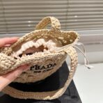 CROCHET BUCKET BAG 18 IN BEIGE WOVEN RAFFIA EMBROIDED LOGO - 图片 8